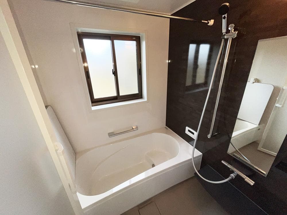 Japanese soaking tub